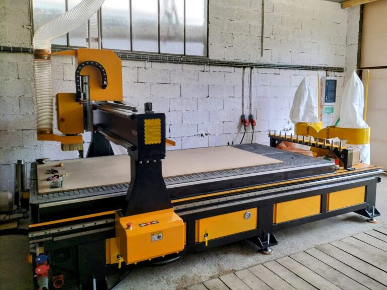 Fraiseuse cnc installée LUQUE Machines