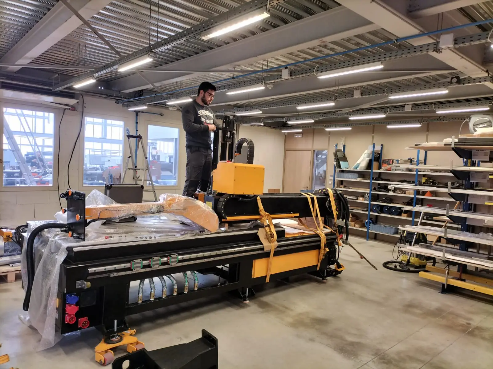 installation mise en route fraiseuse cnc LUQUE Machines