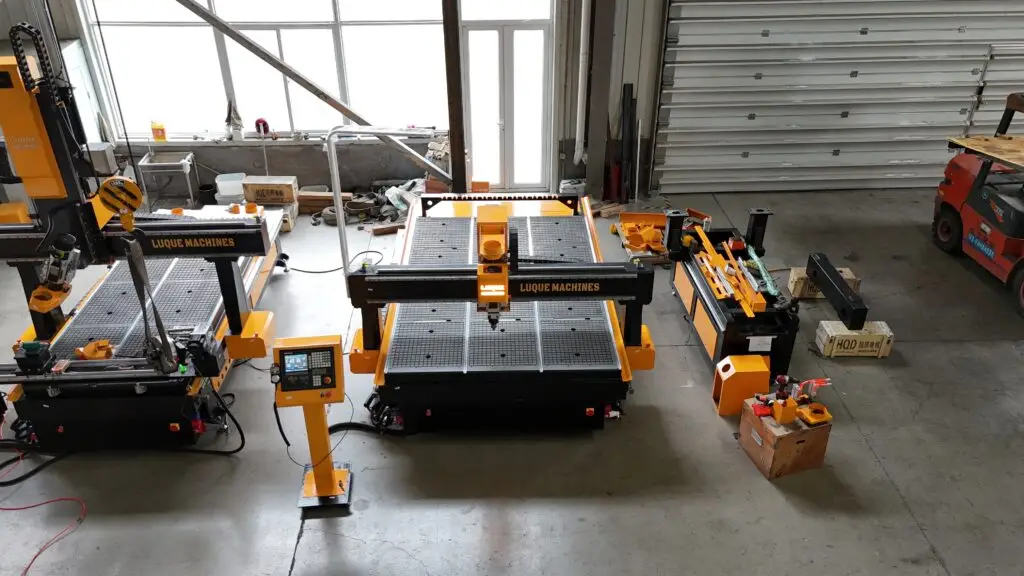 fraiseuses cnc en cours de montage LUQUE Machines