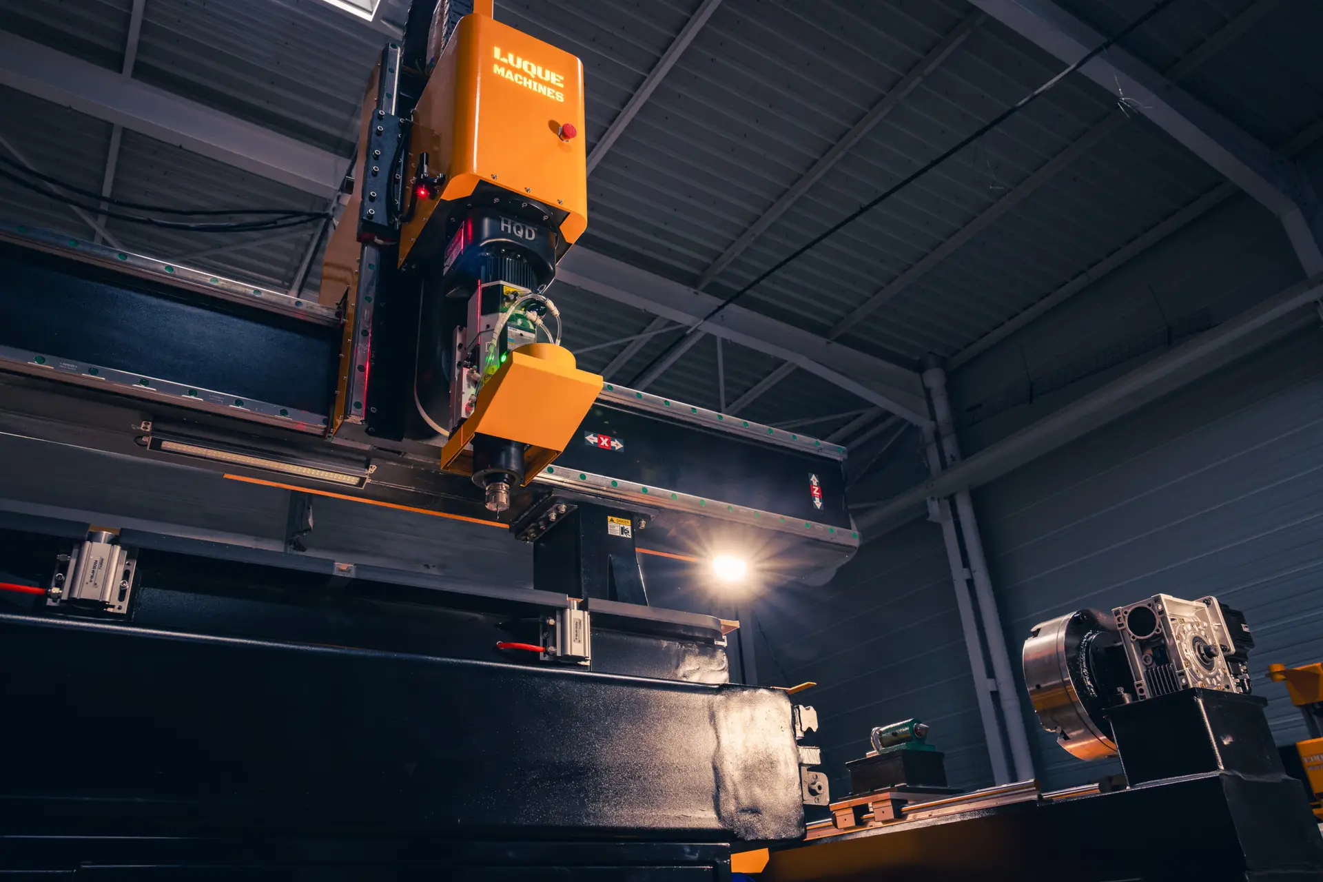 fresatrice cnc LUQUE Machines serie L legno