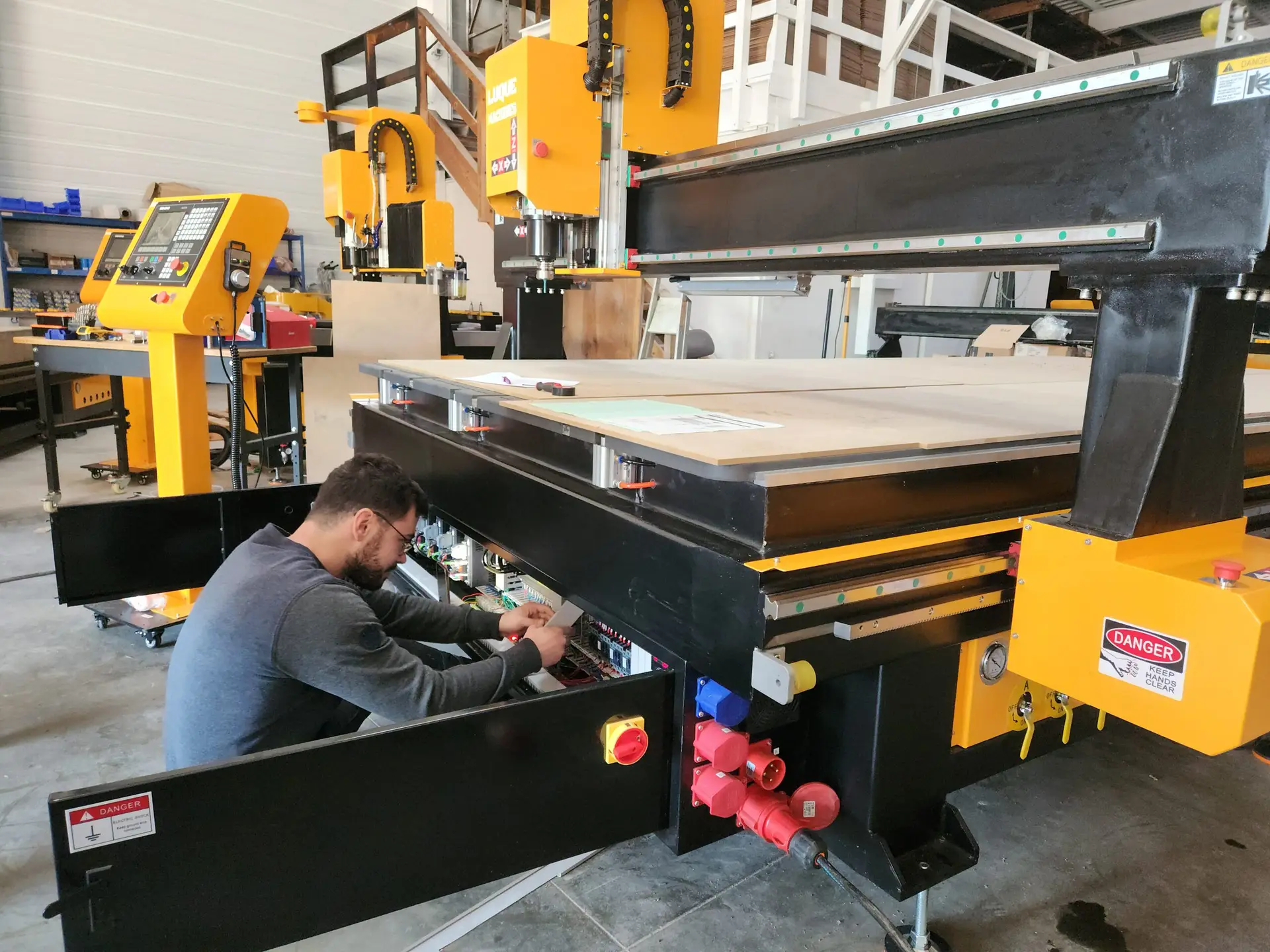 LUQUE Machines fabrication fraiseuse cnc